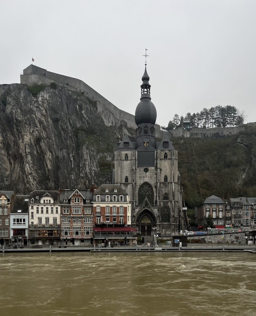Stedentrip Dinant: Kerk